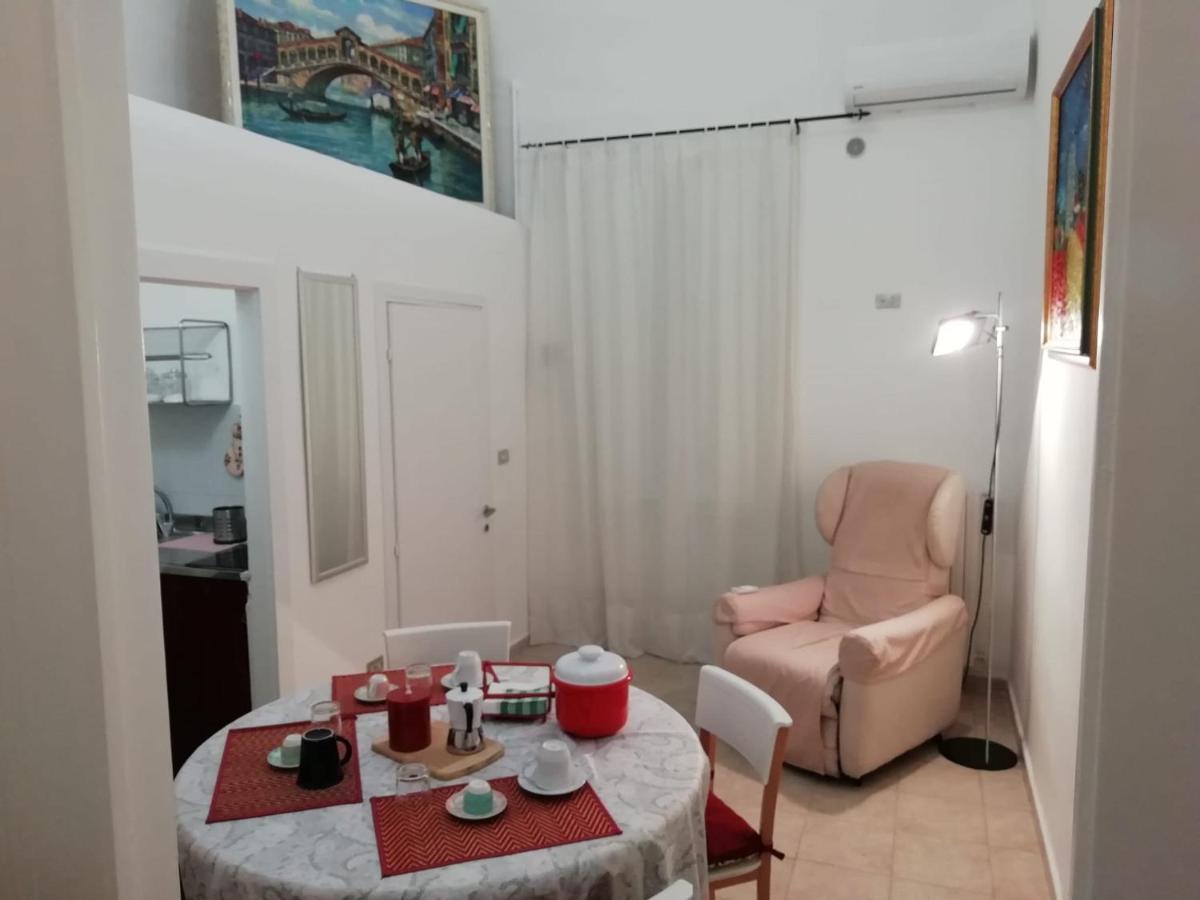 Rosso Quintino Apartment Bari Luaran gambar